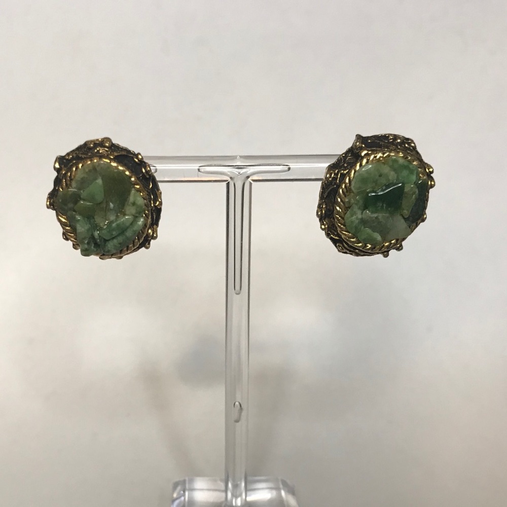 Green stone & gold tone earrings